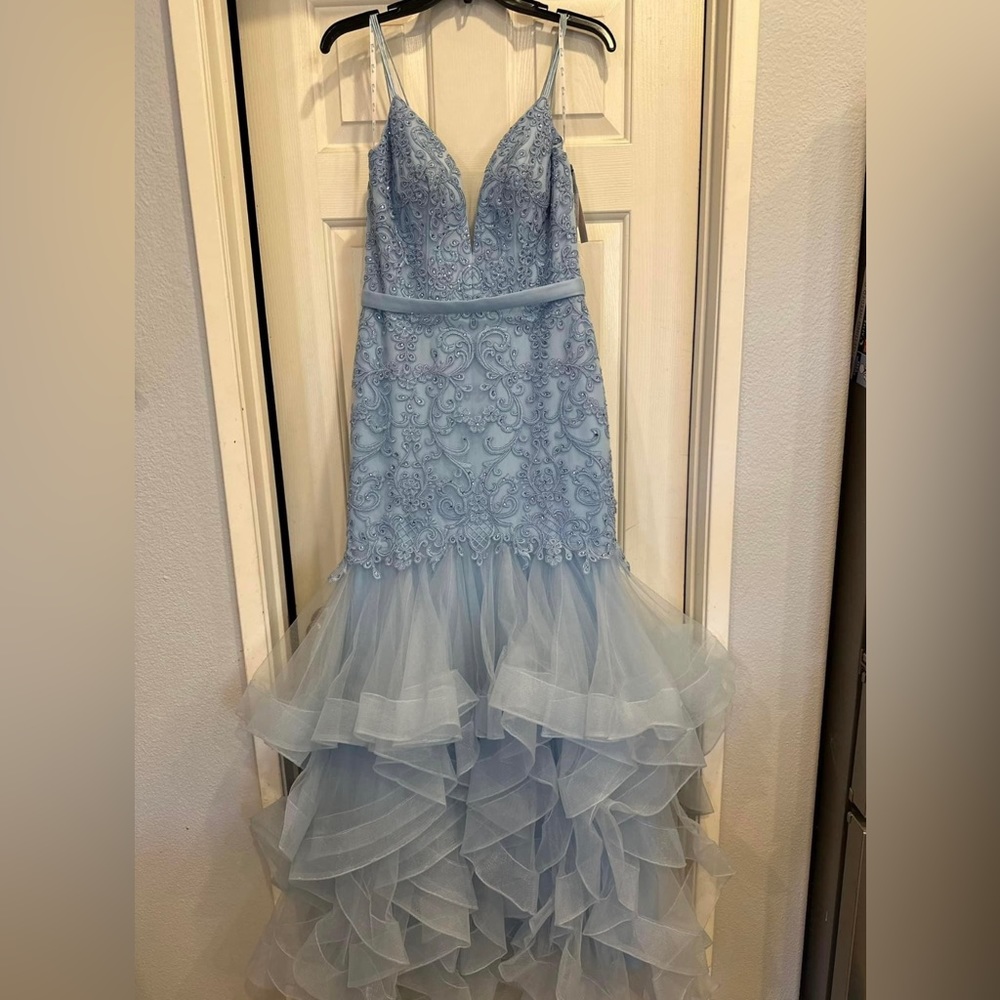 Camille brand prom or cocktail dress beautiful sky blue size 8 US